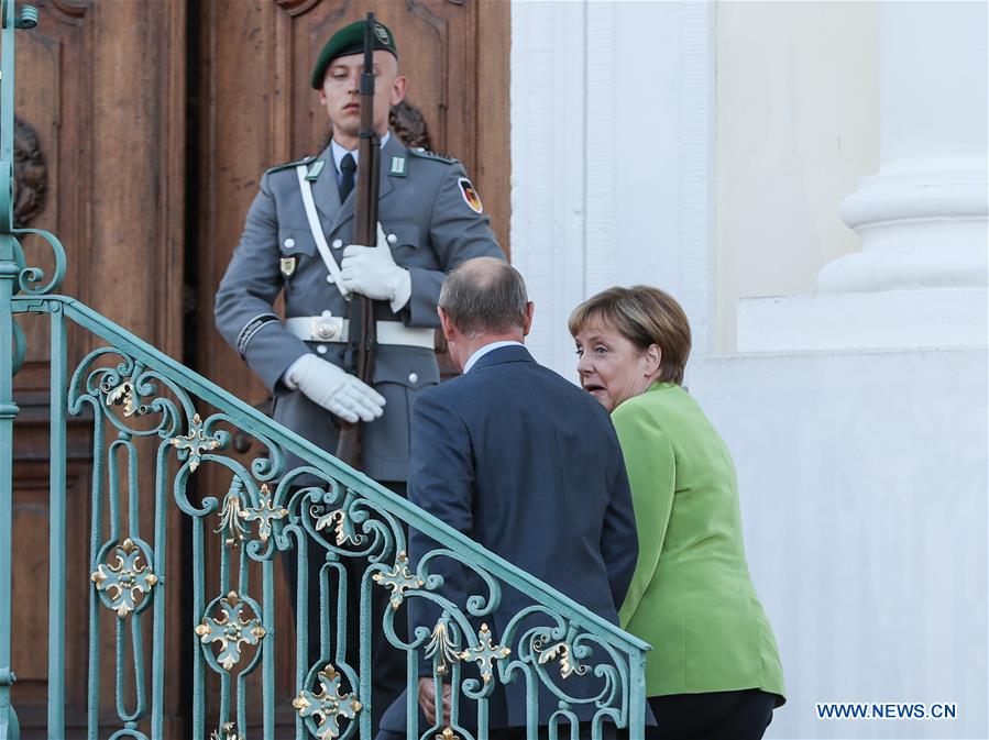 GERMANY-MESEBERG-MERKEL-RUSSIA-PUTIN-MEETING
