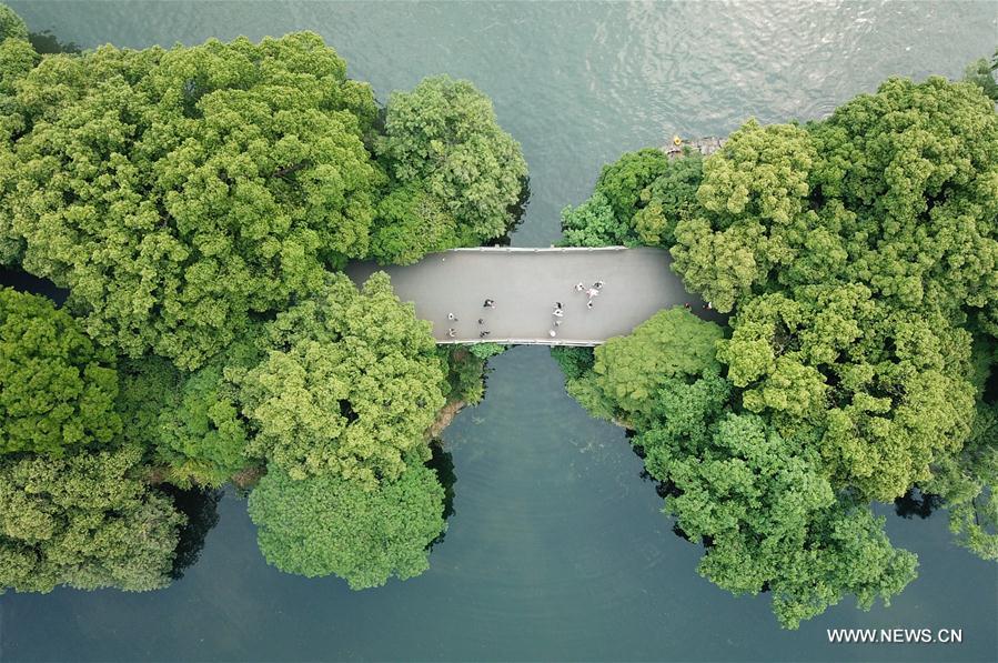 CHINA-ZHEJIANG-HANGZHOU-WEST LAKE-SCENERY (CN)