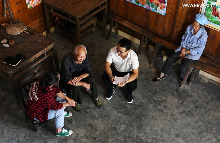 CHINA-GUIZHOU-TONGREN-POVERTY ALLEVIATION-LOVERS-WEDDING (CN)