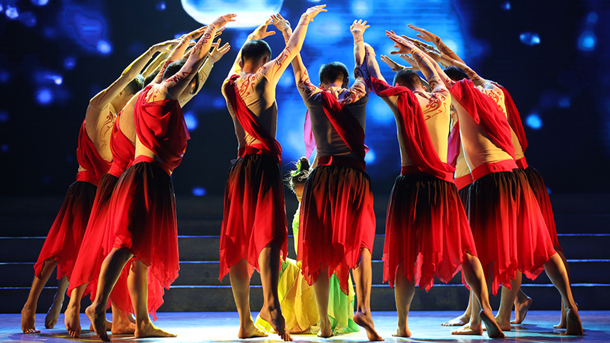 大型茶文化史詩(shī)音樂(lè)劇《茶道：一葉乾坤》演出現(xiàn)場(chǎng)