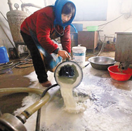 奶業(yè)困局，路在何方？