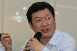 嘉實(shí)基金首席策略師、券商業(yè)務(wù)部總經(jīng)理簡斌