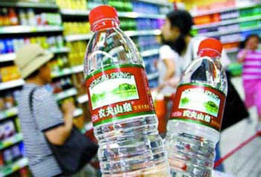 陷入"標(biāo)準(zhǔn)門"后又上法庭 農(nóng)夫山泉一日內(nèi)兩次成被告