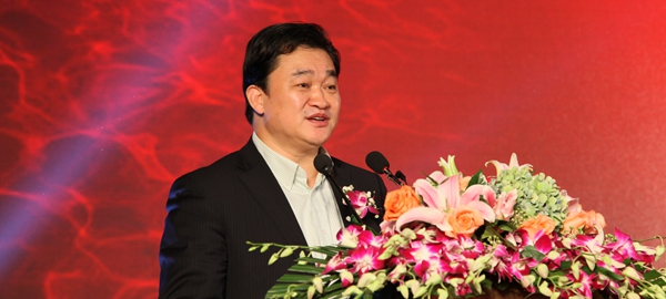 新華網(wǎng)董事長、總裁田舒斌致開幕詞