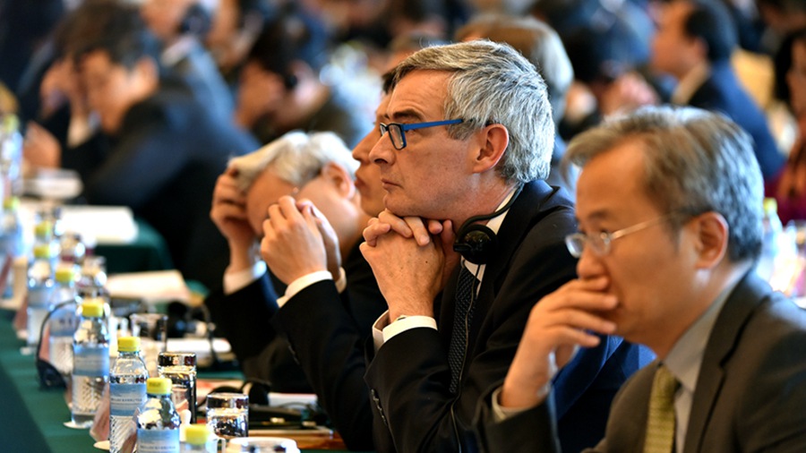 海外人士：多個領域跡象表明中國經(jīng)濟不會&ldquo;硬著陸&rdquo;