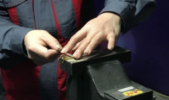 徒手配鑰匙、冰火焊鋼管&hellip;&hellip;這些航天工匠們的超群技藝令人嘆服！