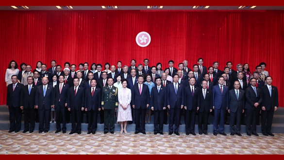 習(xí)近平會(huì)見香港特別行政區(qū)新任行政、立法、司法機(jī)構(gòu)負(fù)責(zé)人