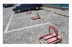 濟(jì)南一小區(qū)綠地改車位 業(yè)主質(zhì)疑“假簽名”