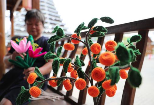 撐起防貧傘，擋住風(fēng)和雨
