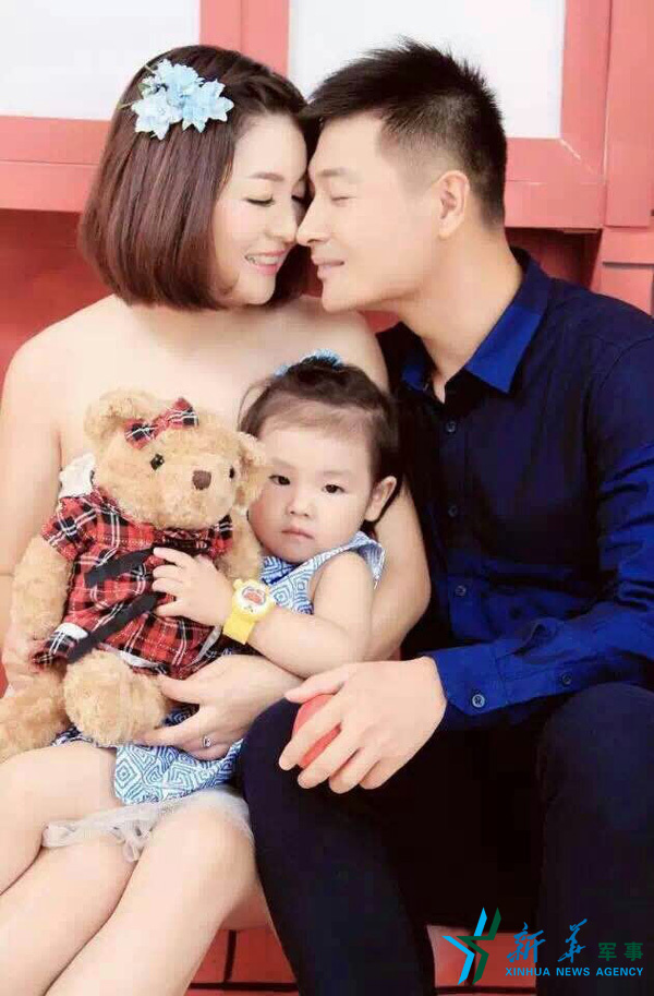 &uarr;資料圖片：張超一家三口合影。