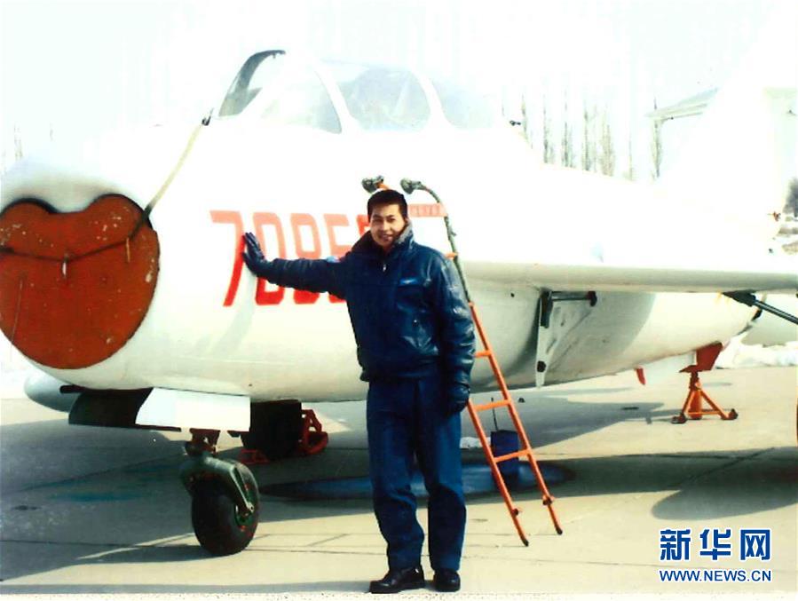 （建軍90周年&middot;英雄&middot;圖文互動）（3）聽，渤海灣有風吹過來&mdash;&mdash;追記海軍某艦載航空兵部隊一級飛行員張超