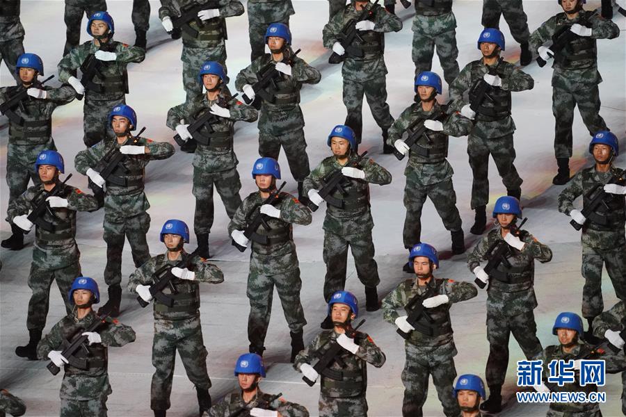 （新華全媒頭條&middot;圖文互動）（5）和平之光閃耀軍運(yùn)&mdash;&mdash;第七屆世界軍人運(yùn)動會開幕式側(cè)記
