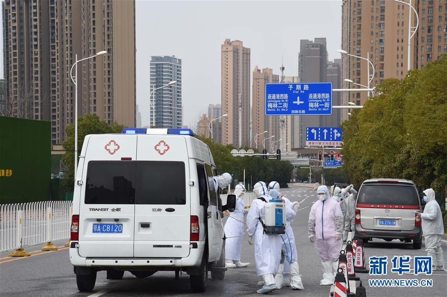 (聚焦疫情防控·圖文互動)(10)軍隊新近承擔救治任務(wù)的兩所醫(yī)院全部投入使用 參照火神山醫(yī)院模式運行