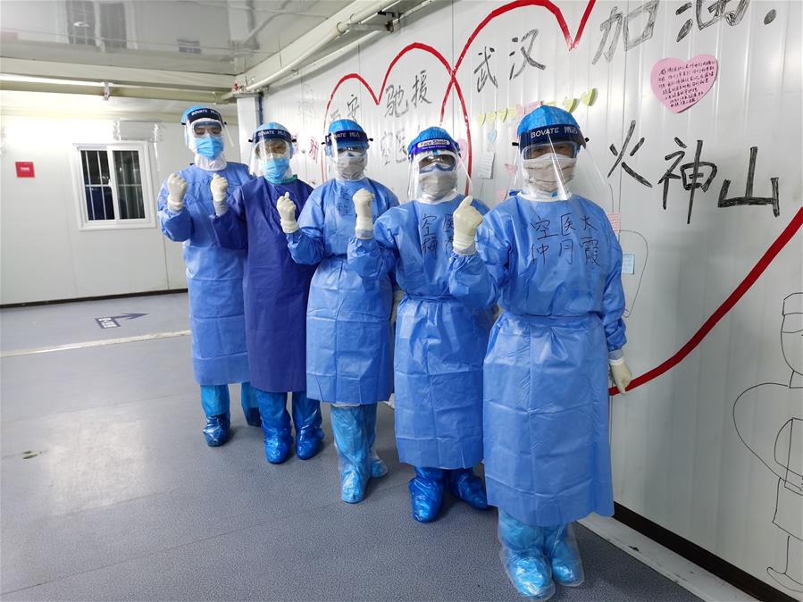 （圖文互動）（7）&ldquo;白衣戰(zhàn)士&rdquo;在沖鋒&mdash;&mdash;記&ldquo;最美新時代革命軍人&rdquo;仲月霞