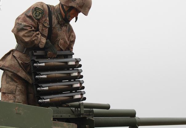 見過給火炮壓彈夾嗎？