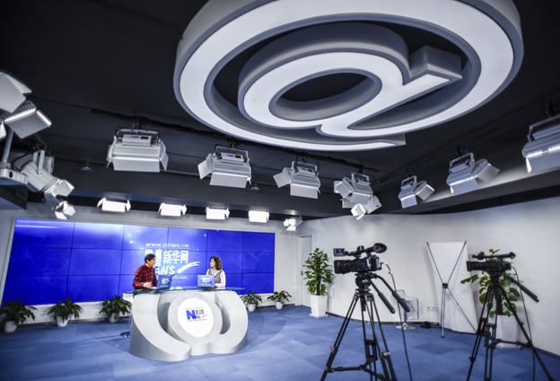 我熱愛公益，希望在這方面做出自己的貢獻(xiàn)。我會(huì)用我的畫作支援貧困的學(xué)生，支援患病的兒童，獻(xiàn)出我的愛心。