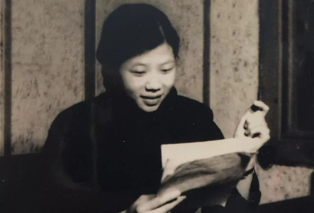 普通話推廣的重要時(shí)期，讀音以電臺(tái)為準(zhǔn)，播音員崗位責(zé)任重大，必須以身作則，多問出處。