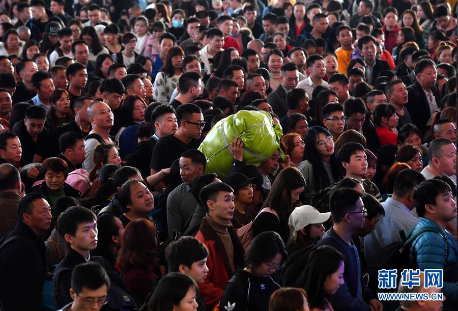 (關(guān)注春運(yùn))(2)廣州南站將迎來(lái)客流高峰