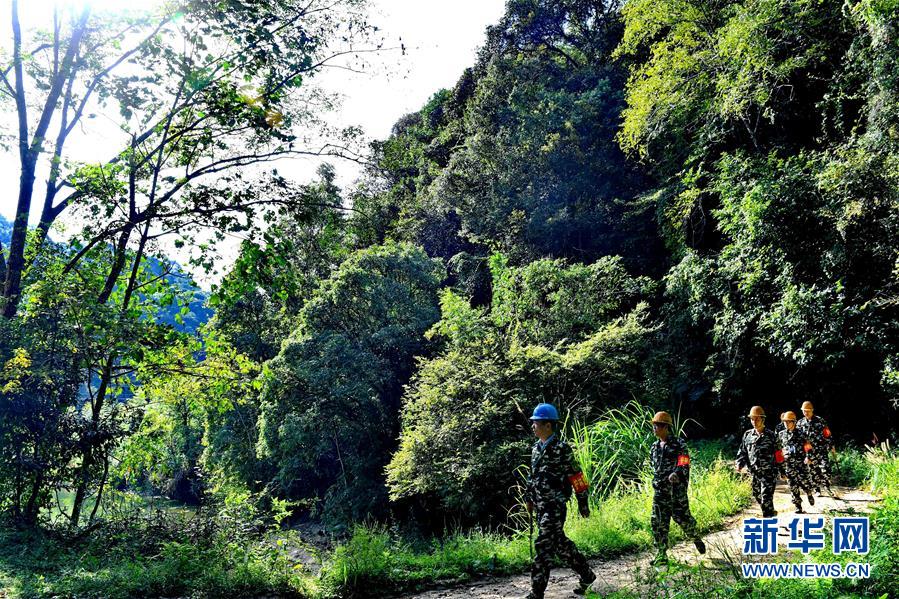 （十九大時(shí)光&middot;圖文互動(dòng)）（6）變革不平凡　奮進(jìn)新時(shí)代&mdash;&mdash;來(lái)自基層蹲點(diǎn)現(xiàn)場(chǎng)的報(bào)道