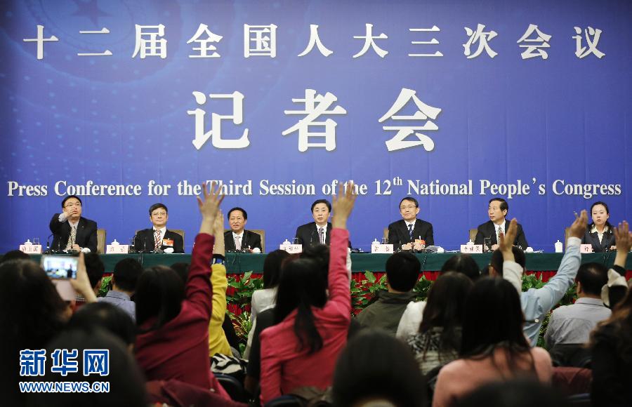 （兩會(huì)）（1）直面熱點(diǎn)　&ldquo;干貨&rdquo;不斷&mdash;&mdash;十二屆全國人大三次會(huì)議組織十?dāng)?shù)場(chǎng)記者會(huì)回眸