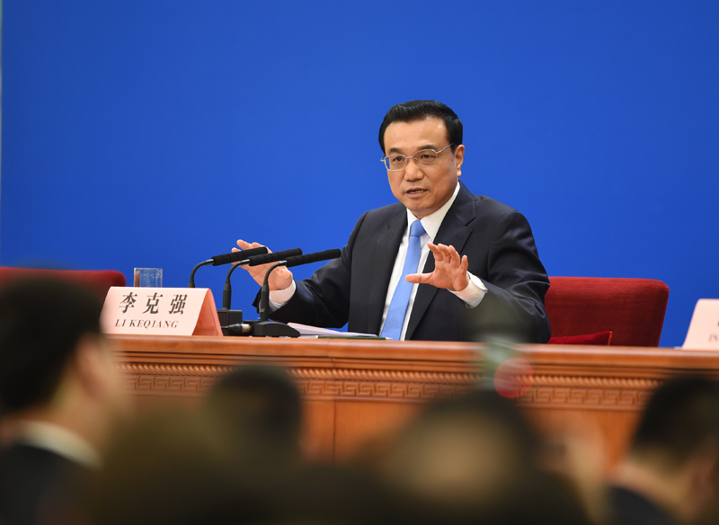 3月15日，國(guó)務(wù)院總理李克強(qiáng)在北京人民大會(huì)堂與中外記者見(jiàn)面，并回答記者提問(wèn)。新華社記者 謝環(huán)馳 攝