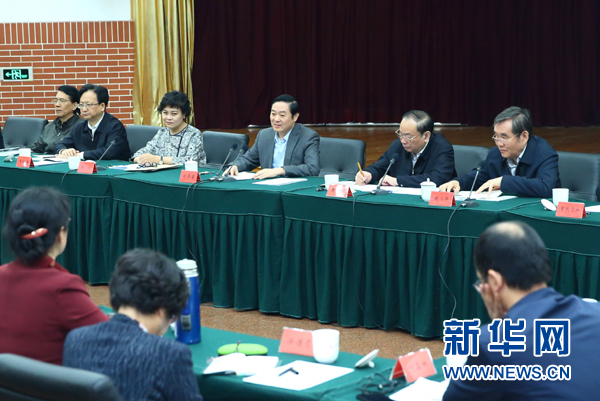 4月12日，中共中央政治局委員、中央書(shū)記處書(shū)記、中宣部部長(zhǎng)劉奇葆在北京出席&ldquo;走向世界的中國(guó)兒童文學(xué)&rdquo;座談會(huì)并講話。 新華社記者丁海濤攝