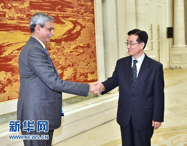 5月9日，中共中央書記處書記、中央紀委副書記趙洪祝在北京會見印度中央監(jiān)察委員會主席喬杜里。 新華社記者 李濤 攝