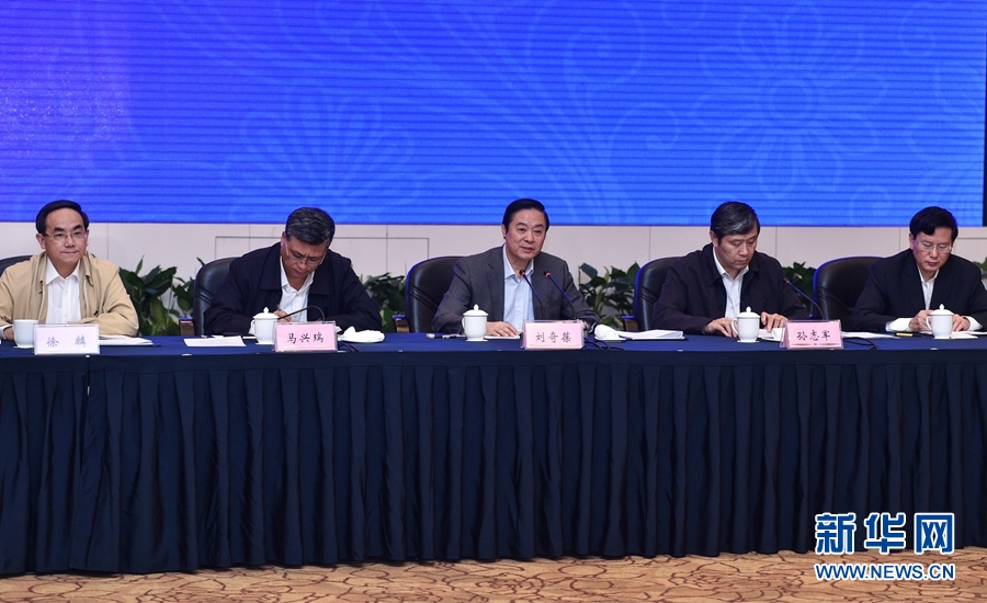 5月12日，中宣部在深圳召開以新發(fā)展理念引領(lǐng)文化改革發(fā)展座談會(huì)。中共中央政治局委員、中央書記處書記、中宣部部長劉奇葆出席會(huì)議并講話。新華社記者 毛思倩 攝