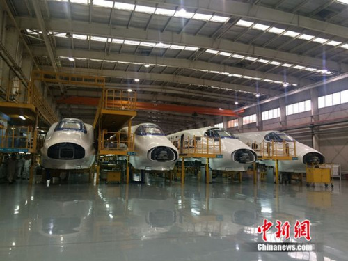 中車青島四方機(jī)車車輛股份有限公司廠房。中新網(wǎng) 邱宇 攝