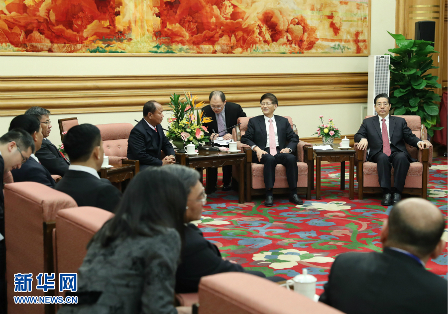 12月27日，中共中央政治局委員、中央政法委書記孟建柱在北京集體會見出席湄公河流域執(zhí)法安全合作機制成立五周年部長級會議的各國代表團團長。新華社記者 王曄 攝 