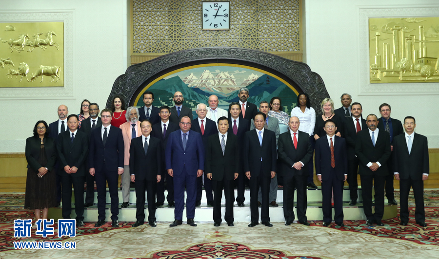 6月7日，中共中央政治局常委、中央書(shū)記處書(shū)記劉云山在北京會(huì)見(jiàn)金磚國(guó)家媒體高端論壇的媒體代表。新華社記者 謝環(huán)馳 攝