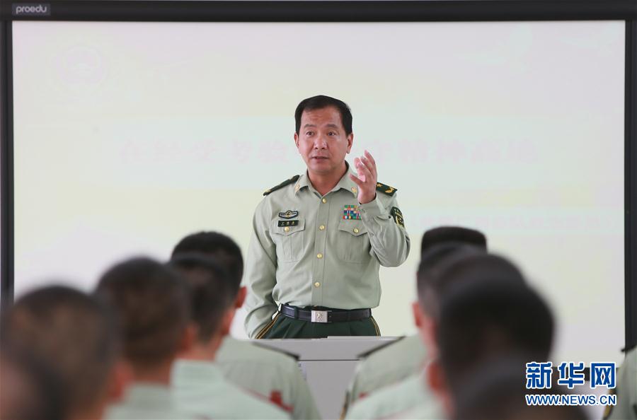 (建軍90周年·英雄·圖文互動(dòng))(1)堅(jiān)定前行 唯有信仰——獨(dú)臂將軍丁曉兵的“廣西時(shí)間”