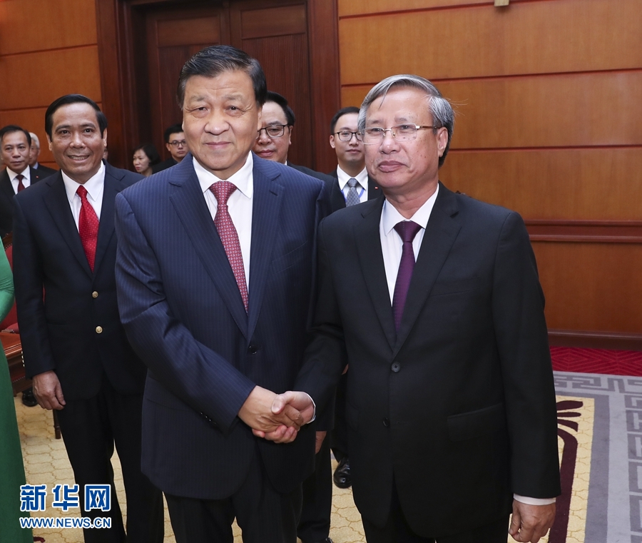 應越南共產黨邀請，中共中央政治局常委、中央書記處書記劉云山9月18日至19日對越南進行正式訪問。這是9月18日，劉云山在河內與越共中央政治局委員陳國旺舉行會談。 新華社記者 龐興雷 攝