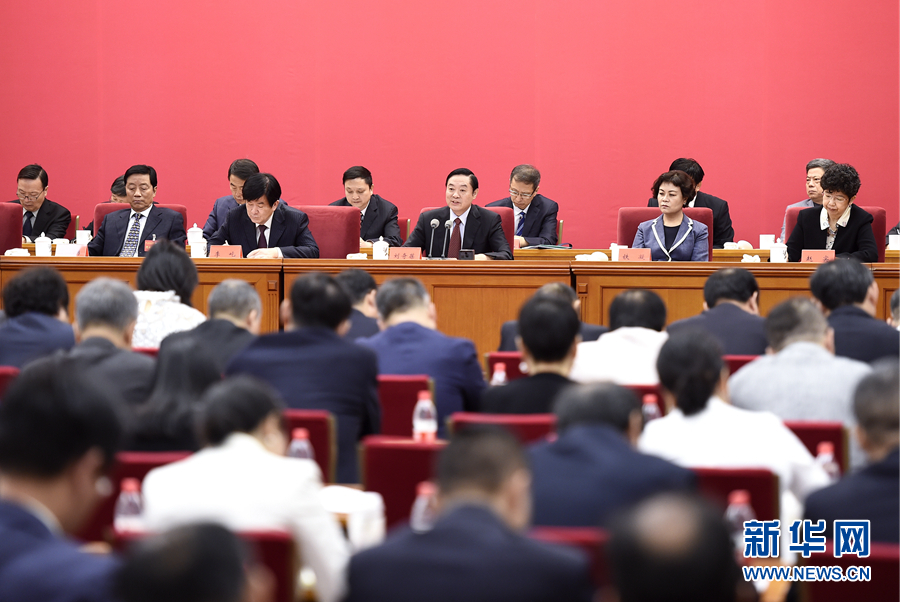 9月20日，中國(guó)電視藝術(shù)家協(xié)會(huì)第六次全國(guó)代表大會(huì)在北京召開(kāi)。中共中央政治局委員、中央書(shū)記處書(shū)記、中宣部部長(zhǎng)劉奇葆出席開(kāi)幕式并講話。新華社記者 燕雁 攝