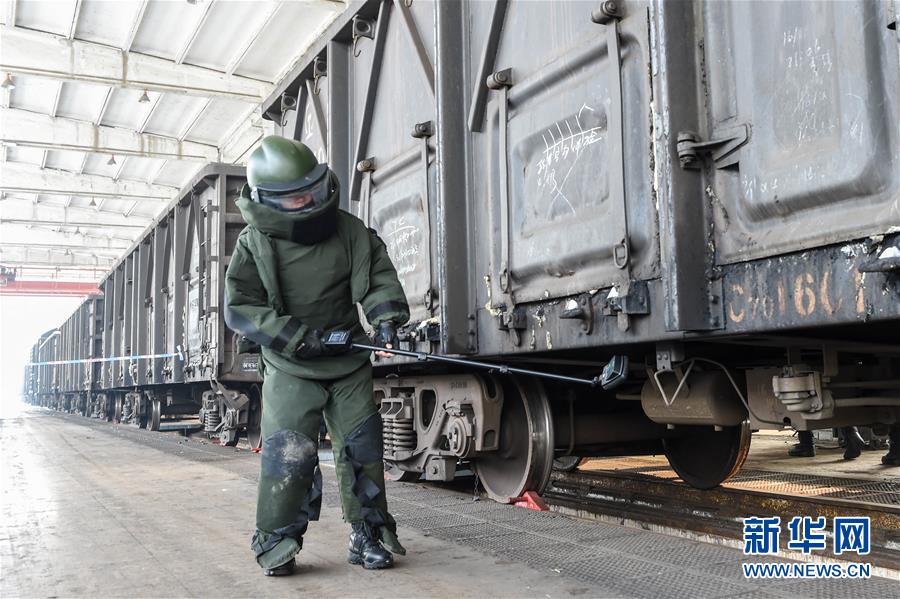 （社會）（3）演練保春運(yùn)