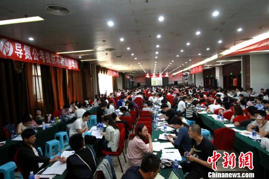 公務(wù)員考試熱度不減&ldquo;95后&rdquo;漸成&ldquo;公考&rdquo;中堅力量