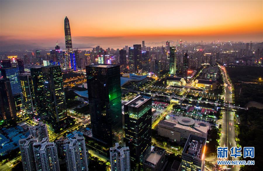 （新華全媒頭條&middot;壯闊東方潮　奮進(jìn)新時(shí)代&mdash;&mdash;慶祝改革開放40年&middot;圖文互動）（13）從追趕時(shí)代到引領(lǐng)時(shí)代&mdash;&mdash;從深圳發(fā)展奇跡看中國改革開放40年 