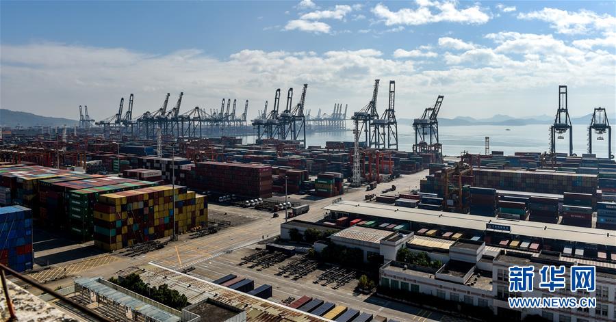 （新華全媒頭條&middot;壯闊東方潮　奮進(jìn)新時(shí)代&mdash;&mdash;慶祝改革開放40年&middot;圖文互動）（14）從追趕時(shí)代到引領(lǐng)時(shí)代&mdash;&mdash;從深圳發(fā)展奇跡看中國改革開放40年 