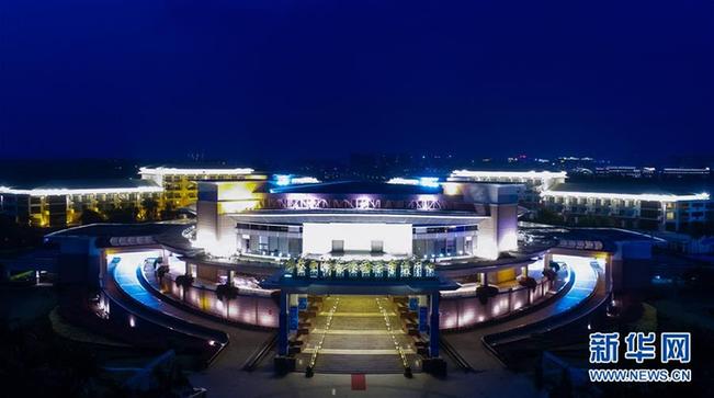 (新華全媒頭條·潮起海之南·圖文互動)(10)春潮拍岸千帆進(jìn)——海南特區(qū)改革開放30年紀(jì)實(shí)