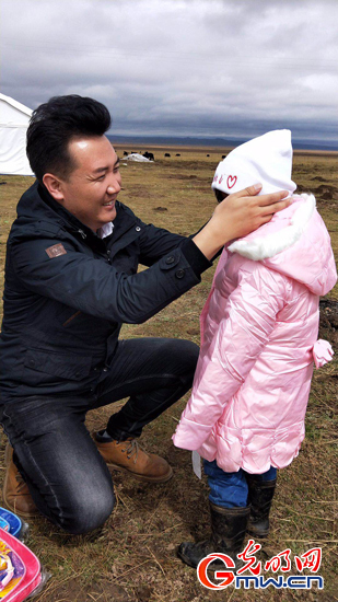 【脫貧攻堅(jiān)在行動(dòng)】打通致富路，牧民笑開顏&mdash;&mdash;青海省澤庫縣&ldquo;第一書記&rdquo;張文杰扶貧故事