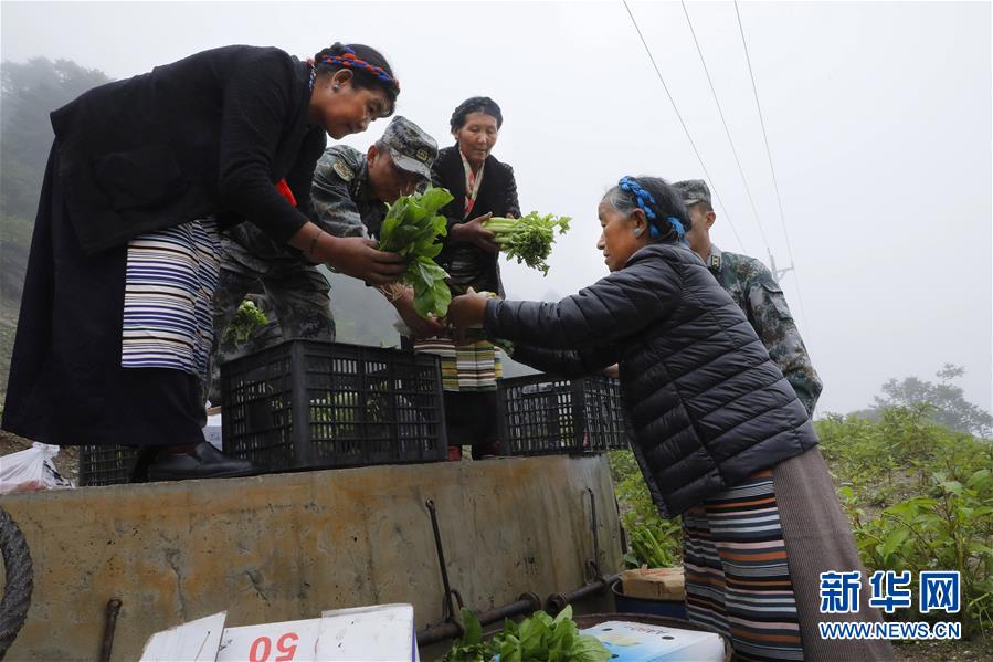 （圖文互動）（1）特寫：&ldquo;八一&rdquo;禮物，飛向云端哨所