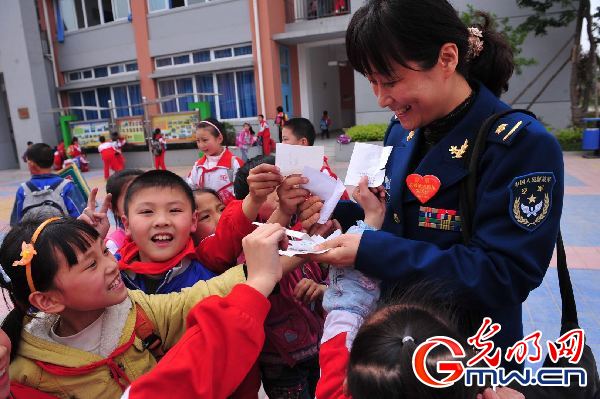 【我和軍隊的不解之緣】&ldquo;先是軍人，才是媽媽&rdquo;