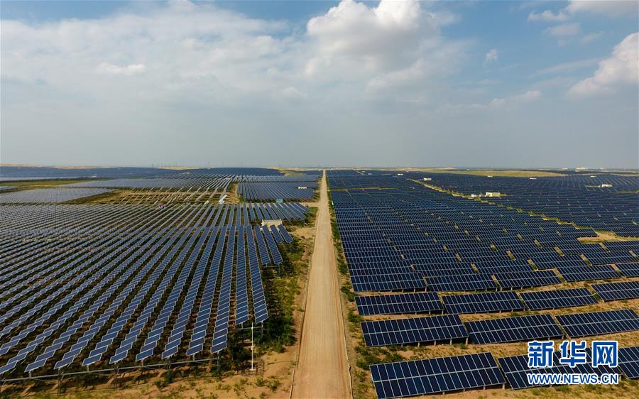 （新華全媒頭條&middot;在習(xí)近平新時(shí)代中國(guó)特色社會(huì)主義思想指引下&mdash;&mdash;新時(shí)代新作為新篇章&middot;圖文互動(dòng)）（6）綠富同興畫(huà)卷在沙海中鋪展&mdash;&mdash;庫(kù)布其沙漠生態(tài)治理紀(jì)實(shí)