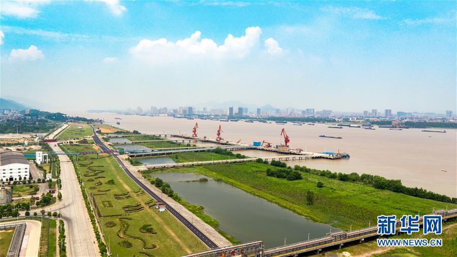 （大江奔流&mdash;&mdash;來自長江經(jīng)濟(jì)帶的報道&middot;新華全媒頭條&middot;圖文互動）（1）打造經(jīng)濟(jì)高質(zhì)量發(fā)展的強(qiáng)勁引擎&mdash;&mdash;深入推動長江經(jīng)濟(jì)帶發(fā)展述評