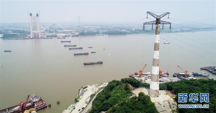 （大江奔流&mdash;&mdash;來自長江經(jīng)濟(jì)帶的報道&middot;新華全媒頭條&middot;圖文互動）（3）打造經(jīng)濟(jì)高質(zhì)量發(fā)展的強(qiáng)勁引擎&mdash;&mdash;深入推動長江經(jīng)濟(jì)帶發(fā)展述評