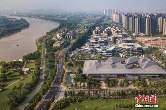 8月9日，航拍南京江心洲新加坡&middot;南京生態(tài)科技島。 <a target='_blank' >中新社</a>記者 泱波 攝