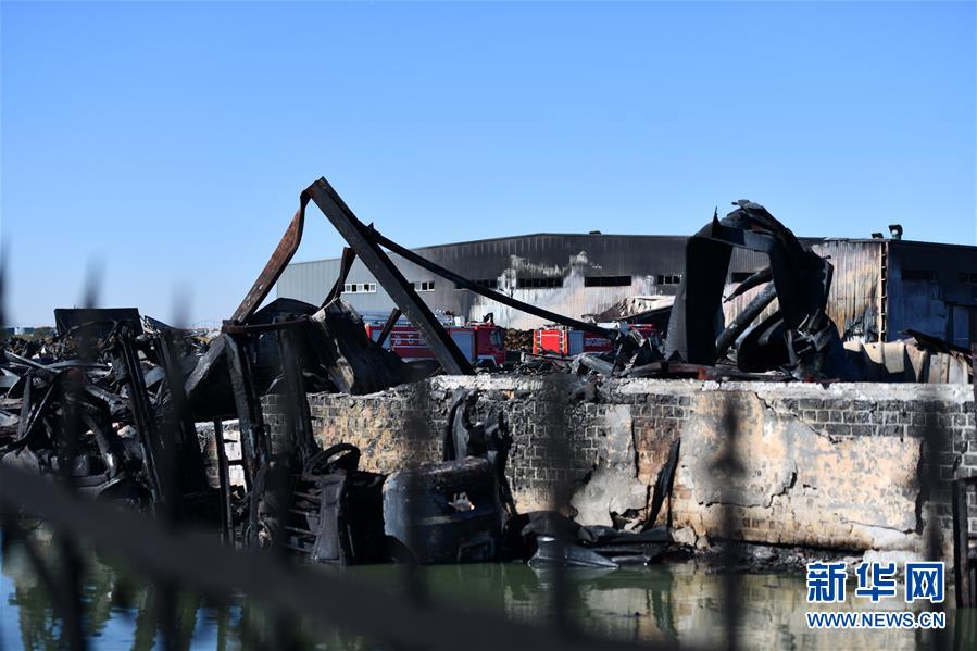 (圖文互動(dòng))(2)天津潤滑油倉庫火災(zāi)已撲滅無人員傷亡