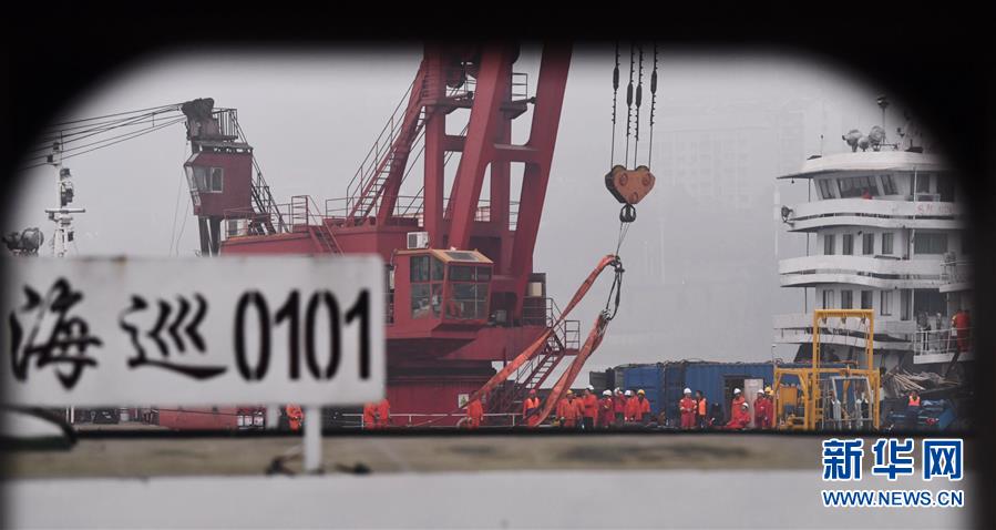 （重慶公交車墜江事故&middot;后續(xù)）（5）重慶萬州墜江公交車按計(jì)劃今晚將被打撈出水