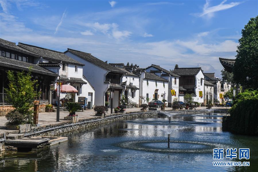 （在習(xí)近平新時(shí)代中國(guó)特色社會(huì)主義思想指引下&middot;慶祝改革開(kāi)放40周年）（新華全媒頭條&middot;圖文互動(dòng)）（6）在改革開(kāi)放大潮中砥礪奮進(jìn)&mdash;&mdash;新時(shí)代踐行新發(fā)展理念紀(jì)行