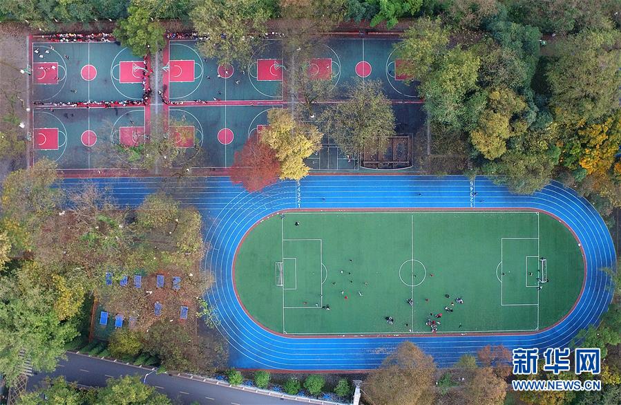 （慶祝改革開(kāi)放40周年基層行&middot;學(xué)校篇&middot;圖文互動(dòng)）（3）白鷺洲中學(xué)40年:書(shū)院教育的時(shí)代探索